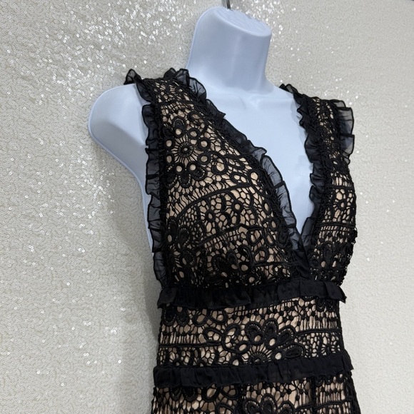 Guess Los Angeles Black Lace Wide-Leg Jumpsuit Size 10 – Floral overlays - Picture 14 of 16
